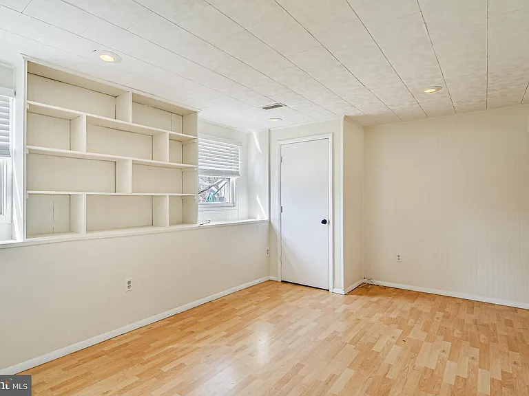 510 Retford Dr — Photo 25