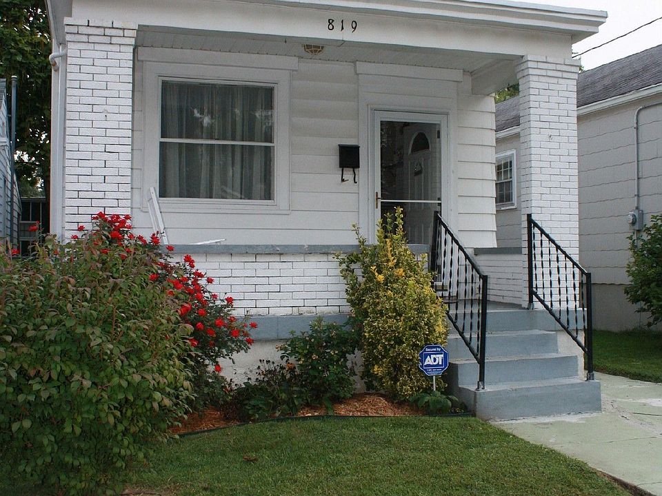 1st image of 819 Sylvia St