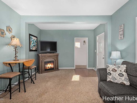 5th image of 1550 N Ave NE