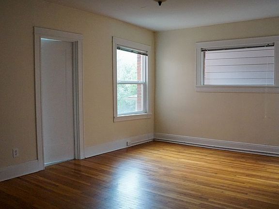 4th image of 751 SW Vista Ave APT 4