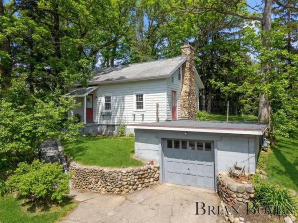 3745 Reeds Lake Blvd SE, Grand Rapids, MI 49506