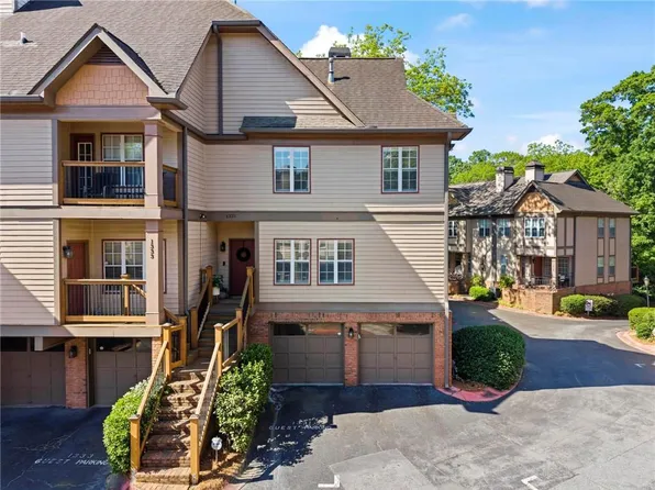 1331 Stillwood Chase, Atlanta, GA 30306