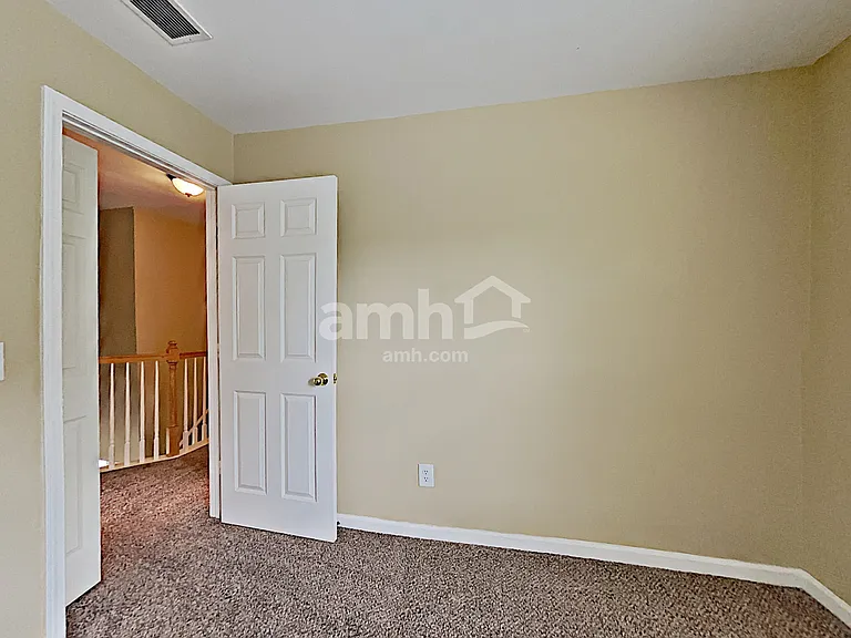 2251 Monthemer Cv — Photo 14