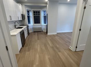 592 Church St #5, Toronto, ON M4Y 2E5