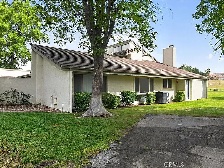 2 bed, 1250 sqft, $2,395 — Photo 1
