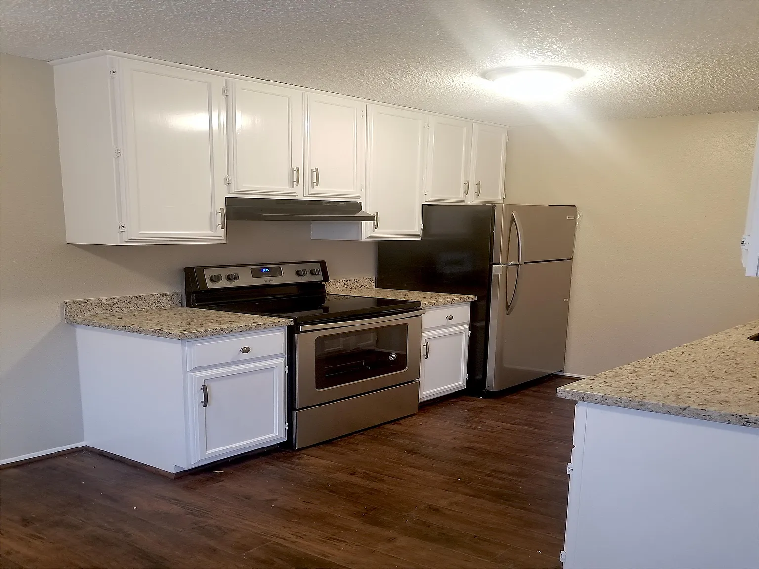 N. Houston Ave - 1006 - Unit 4 — Photo 3
