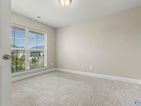 4th image of 122 Ardsley Dr