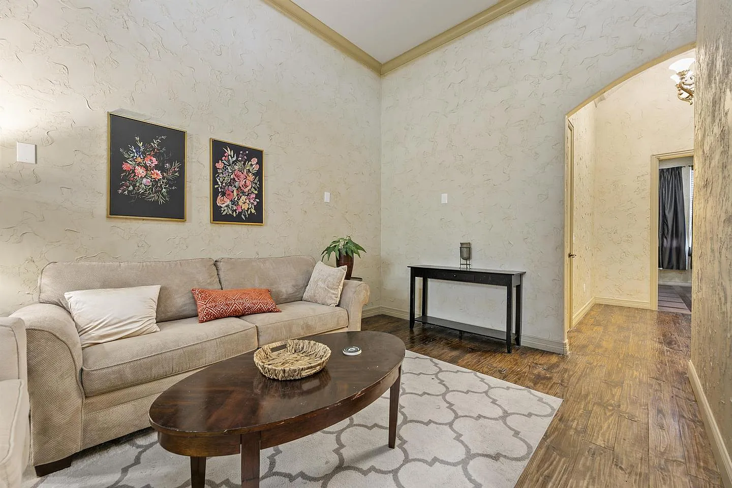 Fort Worth Treasure with a Large Corner Lot and Endless Possibilities — Photo 2