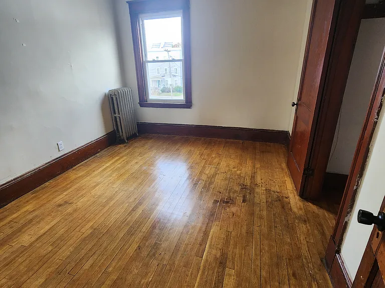 33 Bradley St #3R — Photo 6