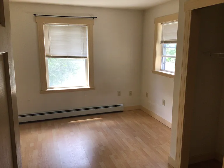 1860 Hartford Ave — Photo 3