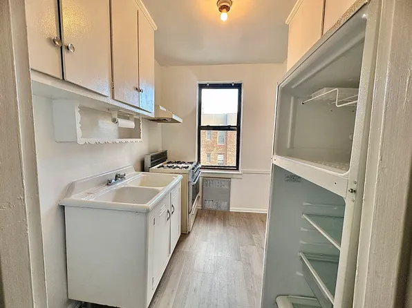 2615 Homecrest Avenue image 11 of 15