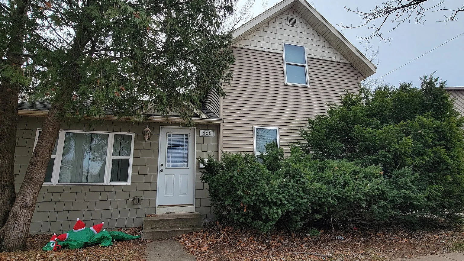 4 bed, 1248 sqft, $1,760 — Photo 1
