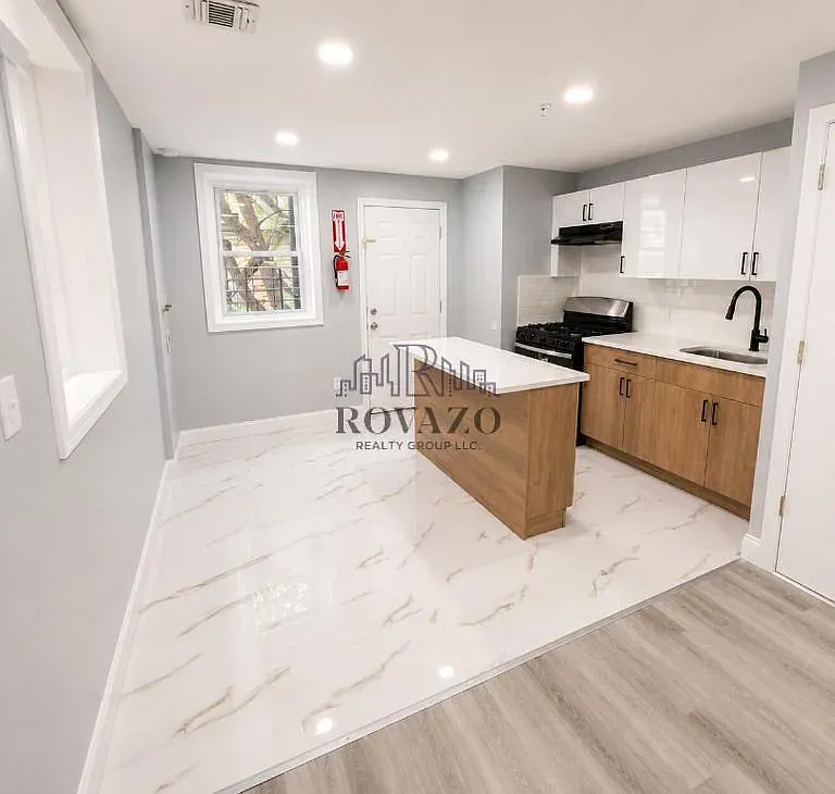 96 Eaton Pl — Photo 4