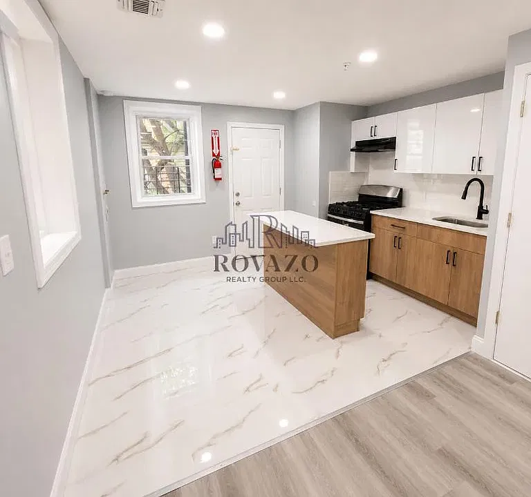 96 Eaton Pl #1R-1