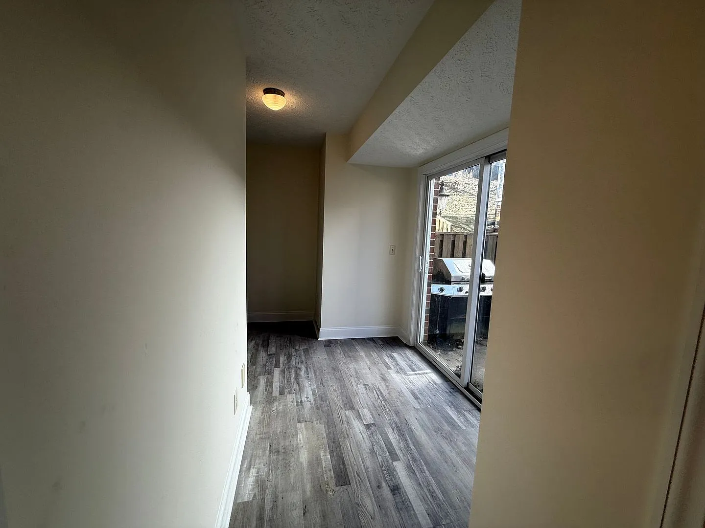 3 Bedroom, 2 Bath Townhouse — Photo 2