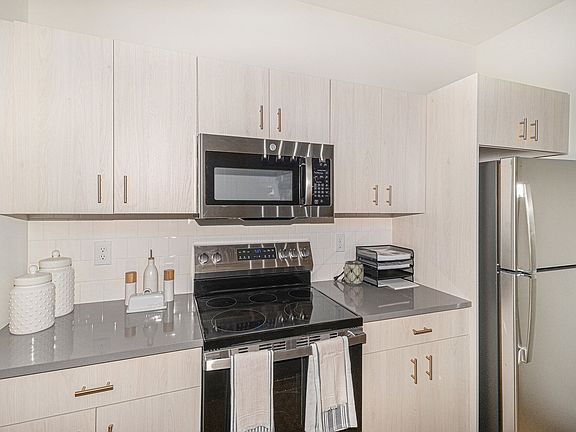 4th image of 1420 Standish Ave #301B
