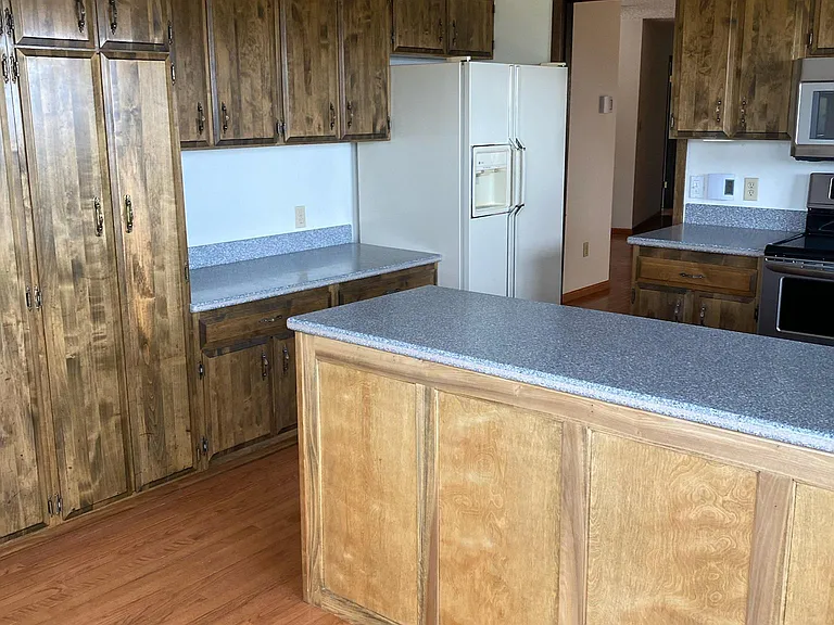 4050 E Ridge Rd — Photo 15