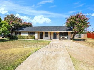 513 Bluebonnet Ln, Red Oak, TX 75154