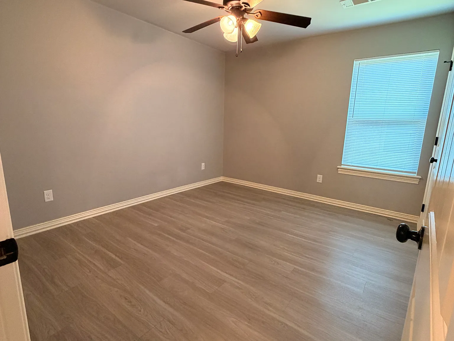 3 bed, 1320 sqft, $1,550 — Photo 4