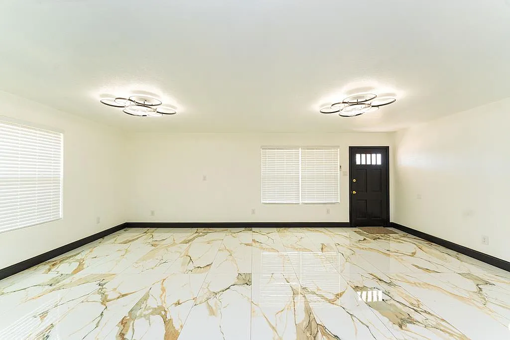 4 bed, 3.0 bath, 1600 sqft, $2,950 — Photo 3