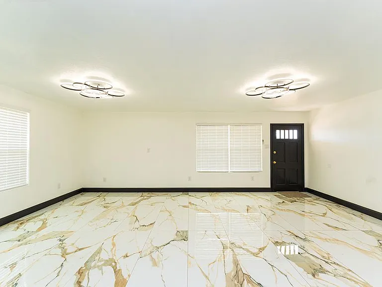 4209 Redbud Ave — Photo 3