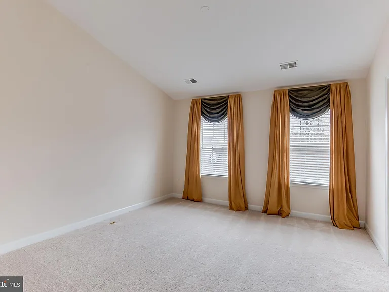 1008 Hampton St — Photo 11