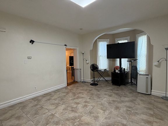 2nd image of 2104 Lincoln Ave Floor 1