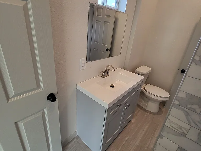 647 Hammond Ave — Photo 23