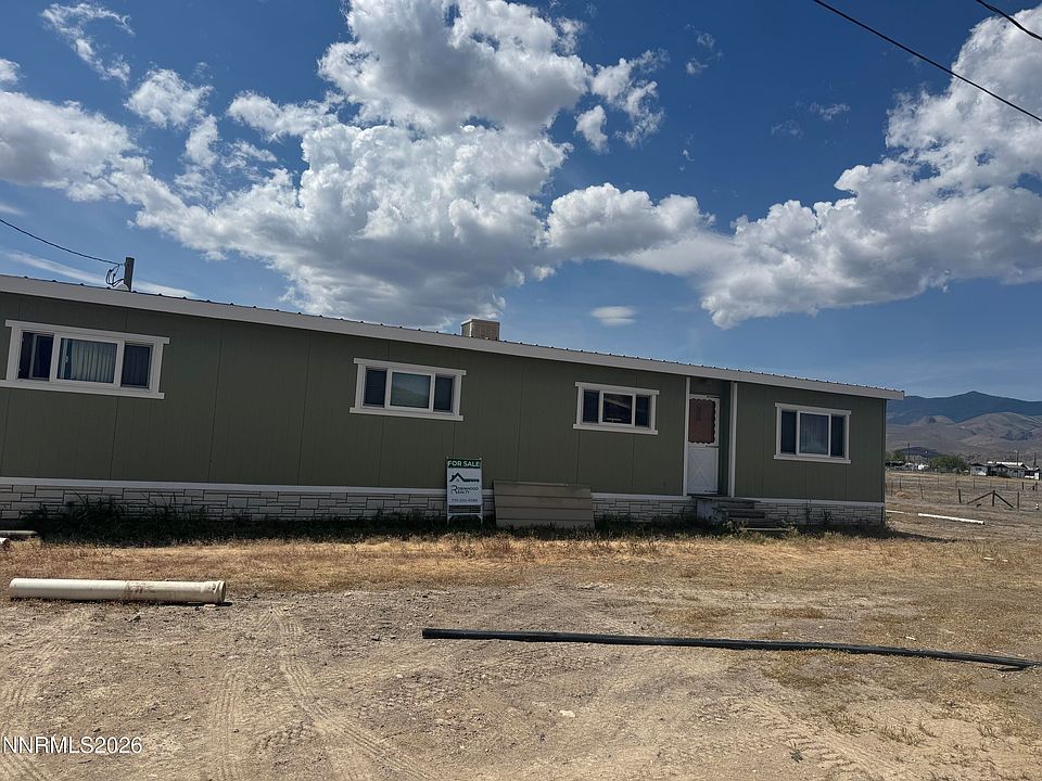 1st image of 320 E 4th St