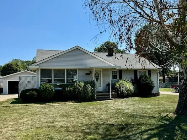 6655 Mackenzie Rd, North Olmsted, OH 44070