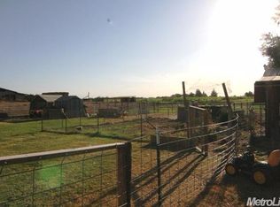 860 S Stearns Rd, Oakdale, CA 95361