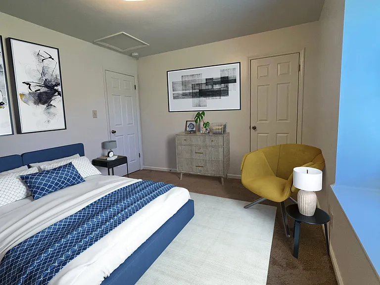 Country Club Apartments — Photo 13