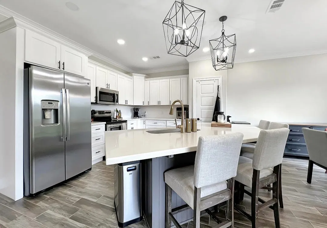 4 bed, 1990 sqft, $2,200 — Photo 4