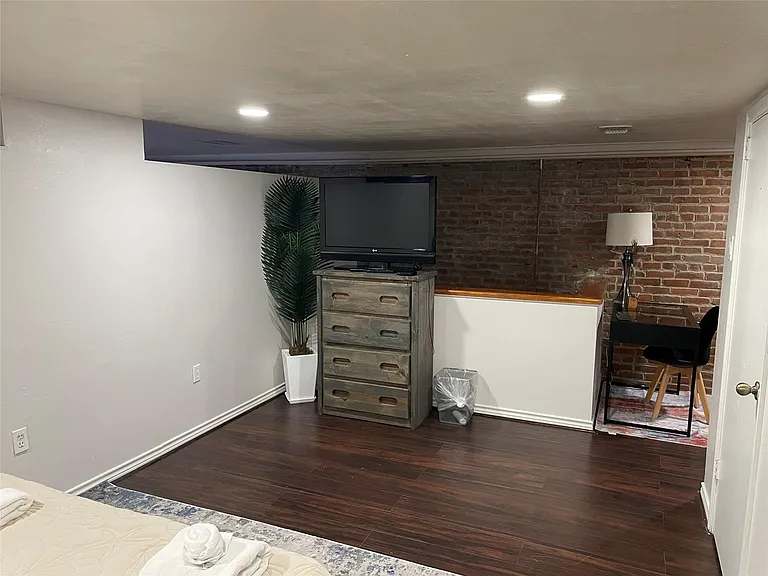 2118 Strand St #207 — Photo 9