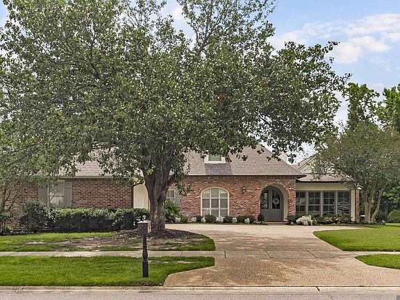 3rd image of 8341 Myrtlelake Dr