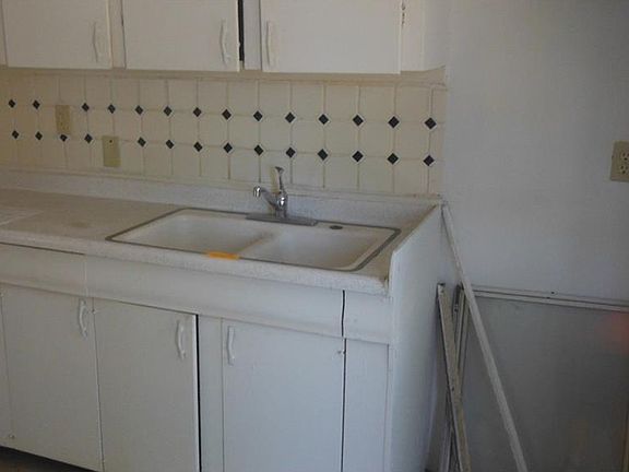 4th image of 8406 Denison Ave