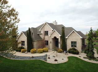 17 Oak Ridge Dr, La Salle, IL 61301