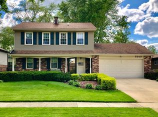 7540 Cambridge Rd, Darien, IL 60561