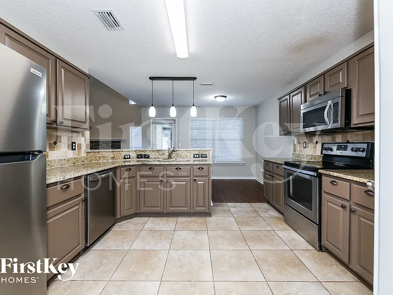 2921 Ravine Hill Dr — Photo 8