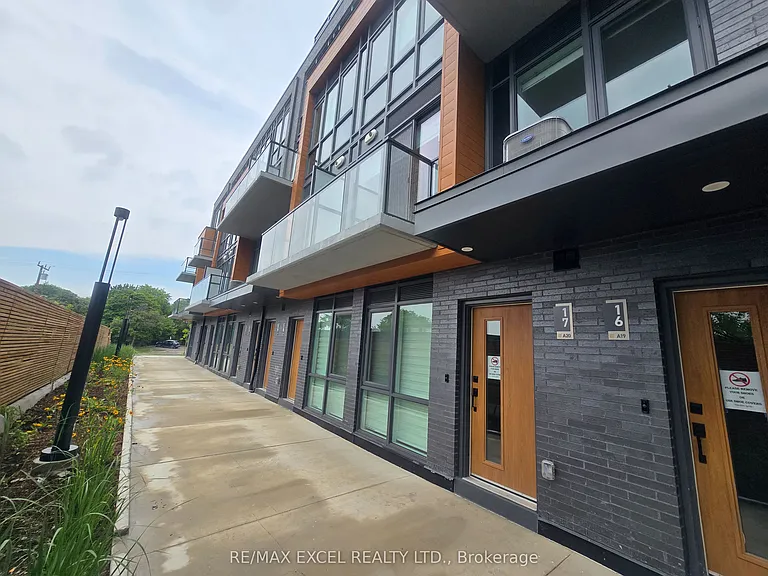 75 Curlew Dr #17 — Photo 2