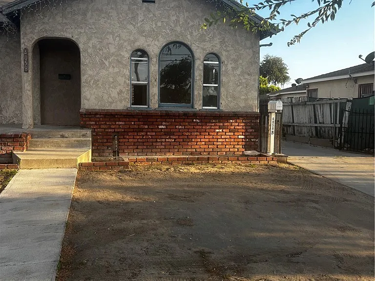 4058 Santa Ana St — Photo 2
