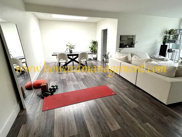537 San Vicente — Photo 11