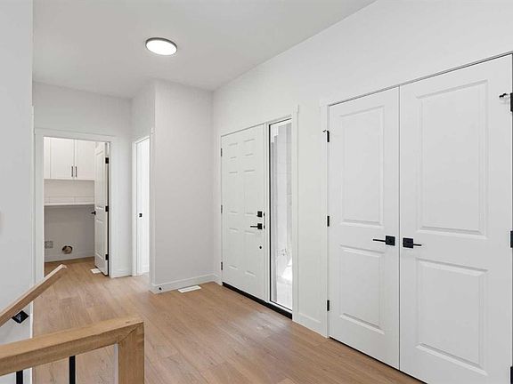 2nd image of 204 E Monterey Bay SE