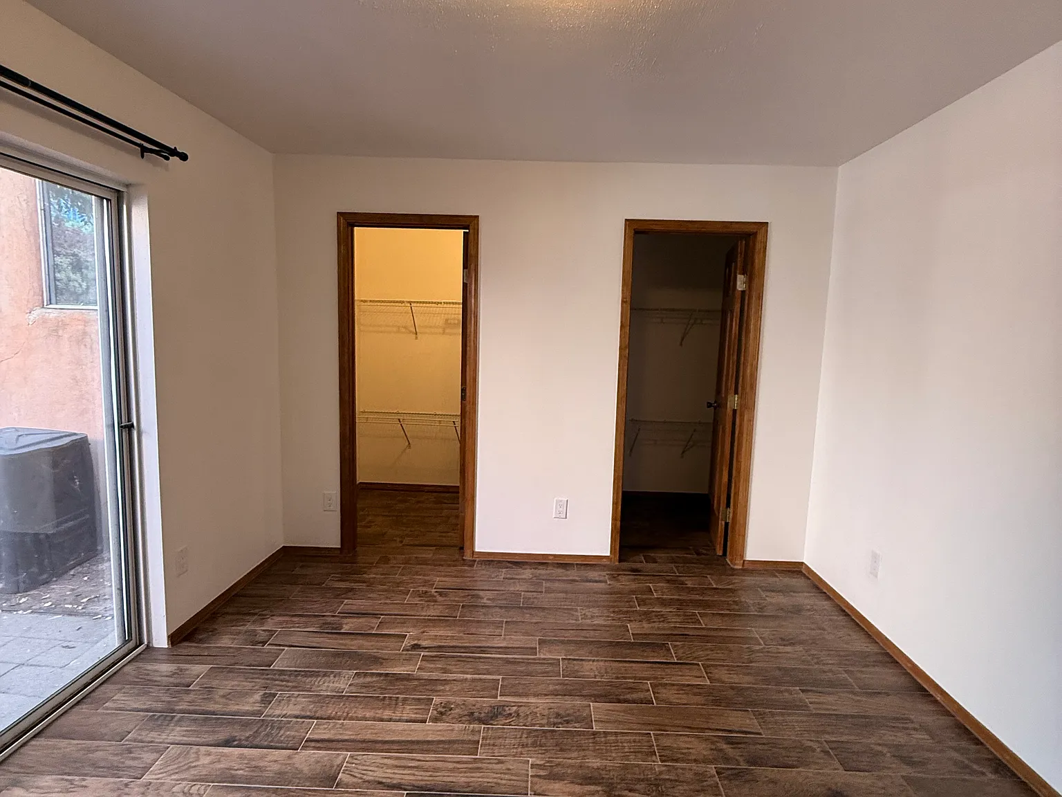2 bed, 1000 sqft, $2,900 — Photo 2