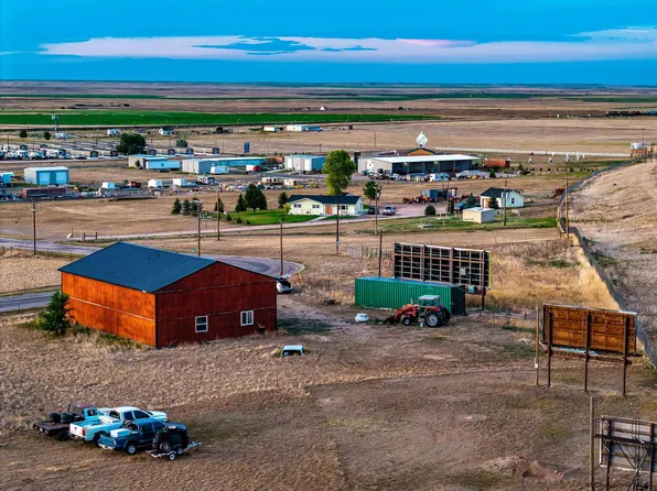 708 E 6th St, Pine Bluffs, WY 82082