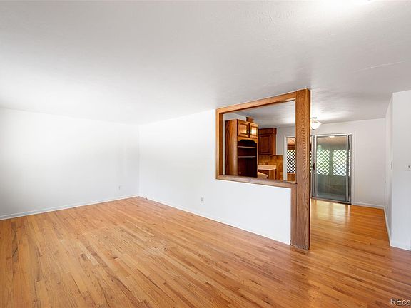 4th image of 646 W Easter Place