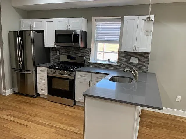 1513 Catharine St #2 — Photo 5