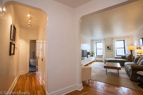 Sold by Garfield Realty  | media 28