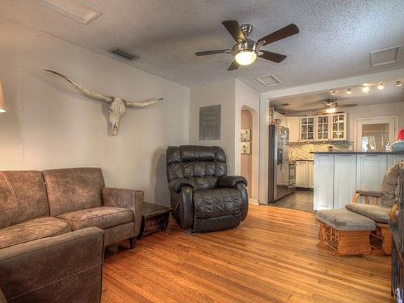 4th image of 1007 E Patterson St