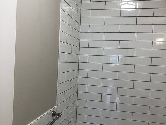 5th image of 3592 Greystone Ave